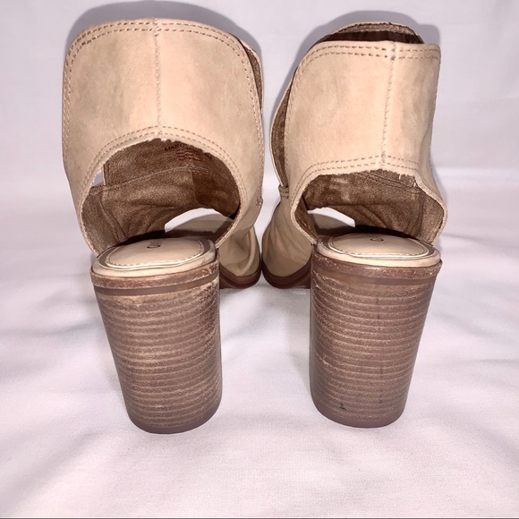 Gianni Bini Marowette Peep Toe Block Heel Bootie - Picture 4 of 7